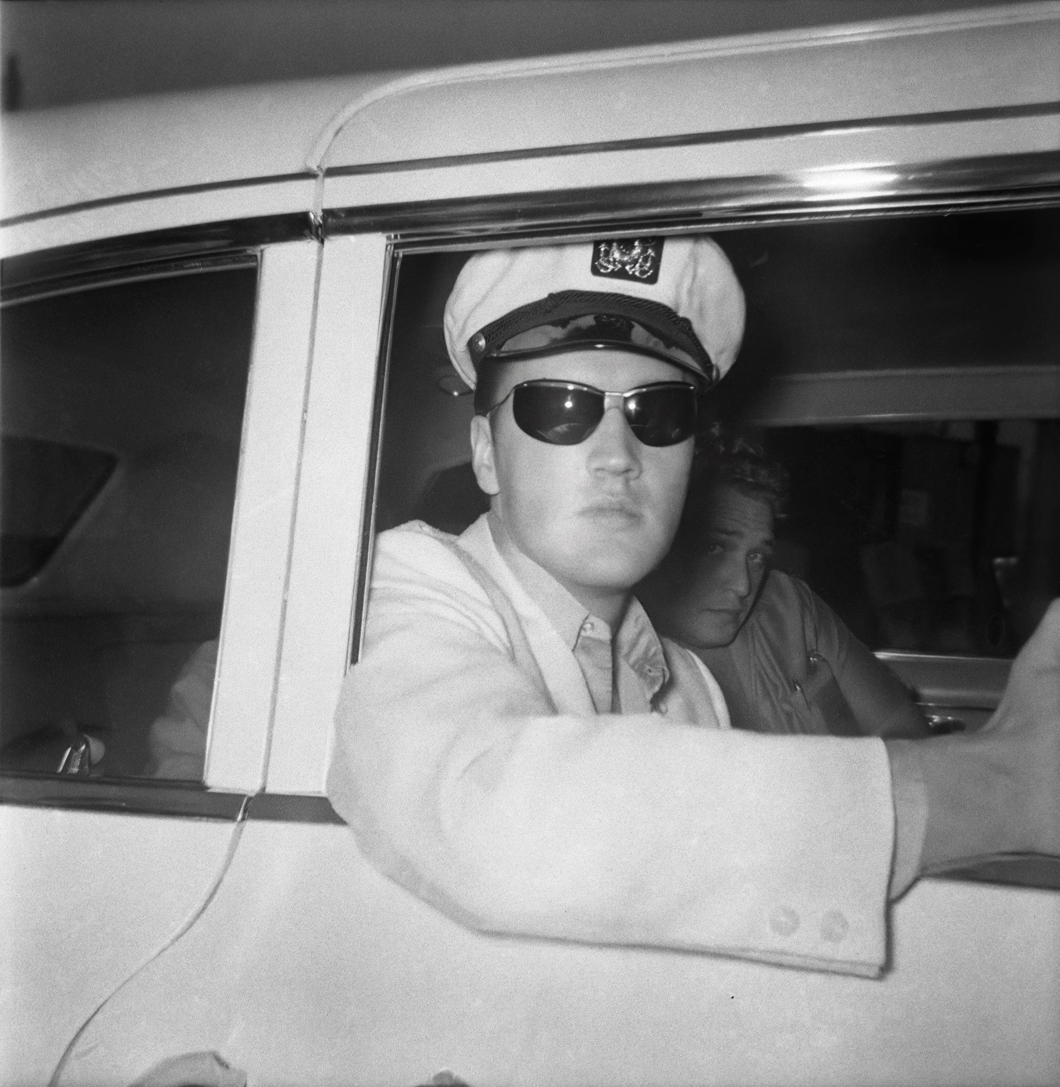 The Elvis Vegas - Cool Grey