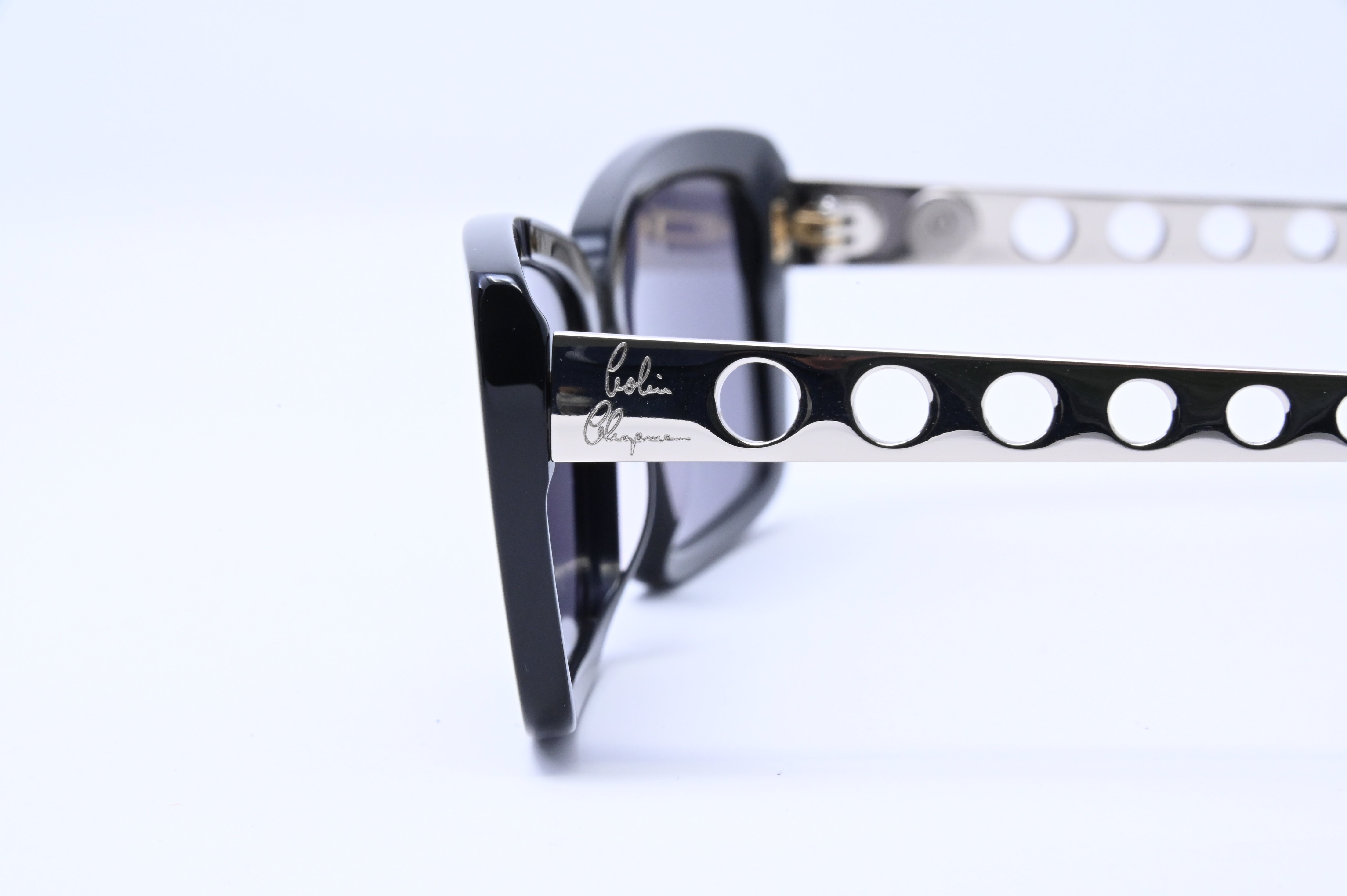 The Chapman Victory - Piano Black with Palladium - Cool Grey