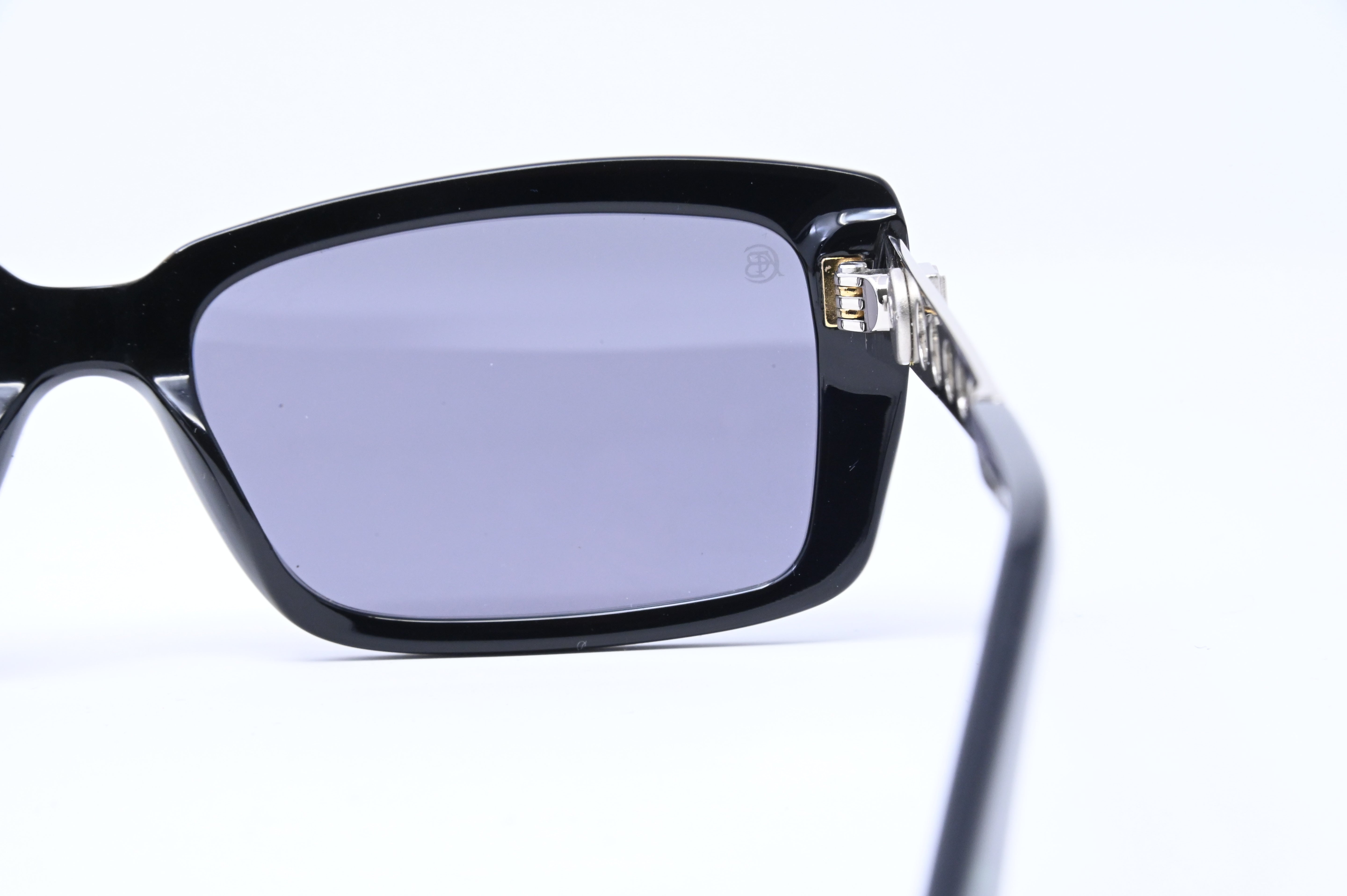 The Chapman Victory - Piano Black with Palladium - Cool Grey