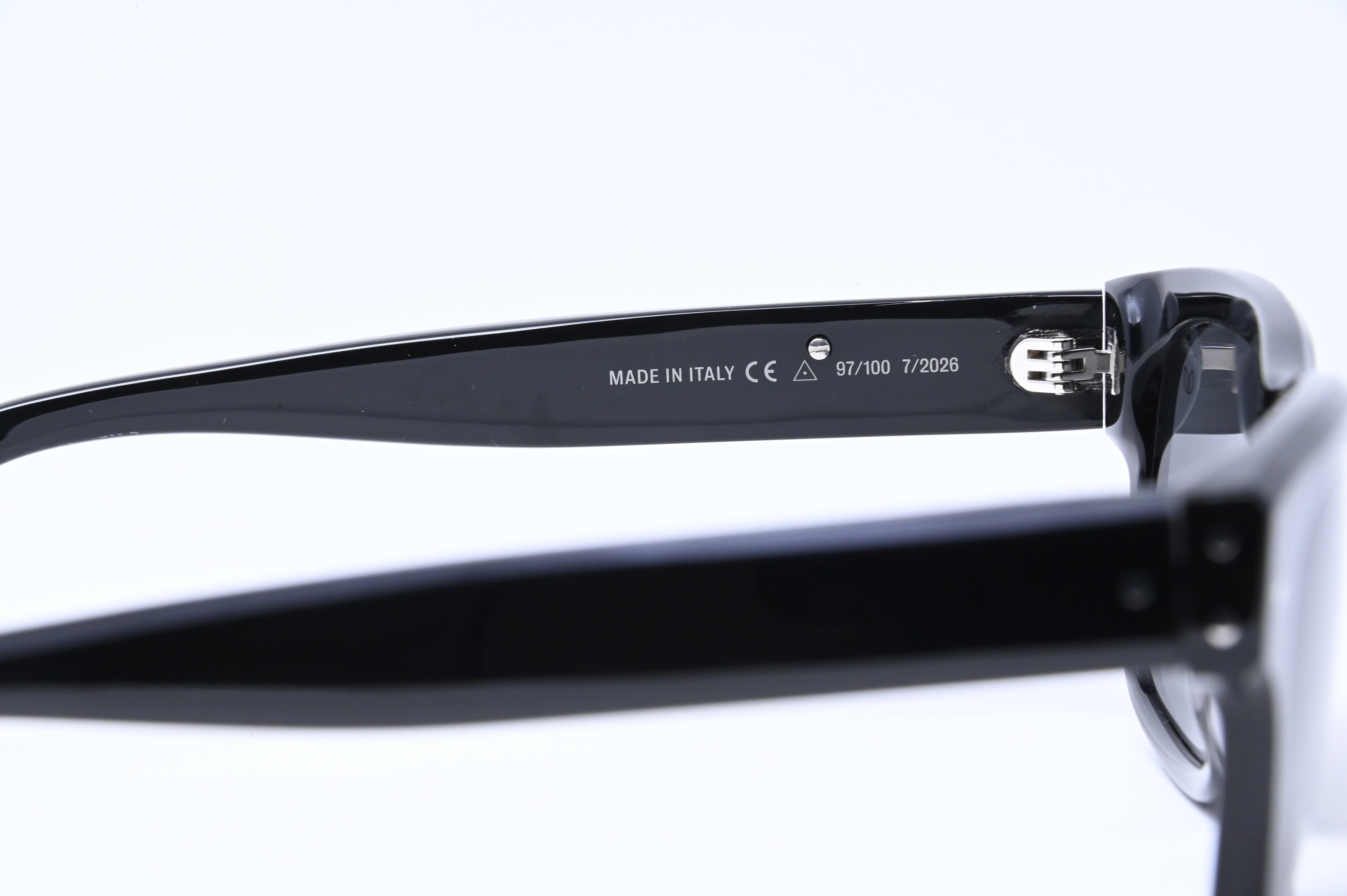 THE MICHAEL CAINE - EDITION - PIANO BLACK
